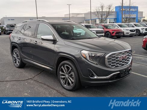 Used 2020 GMC Terrain Denali w/ Denali Premium Package image 1