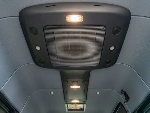 Used 2022 Mercedes-Benz Sprinter 2500 image 24