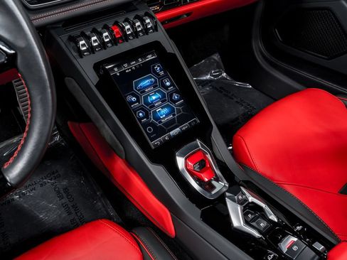 Used 2023 Lamborghini Huracan EVO RWD image 22