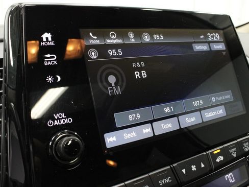 Used 2023 Honda Odyssey Elite image 2