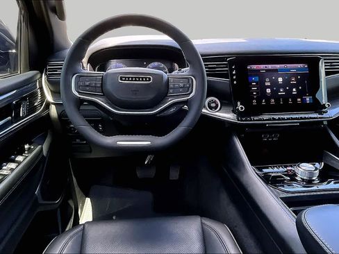 Used 2022 Jeep Wagoneer Series III AWD/4WD image 6