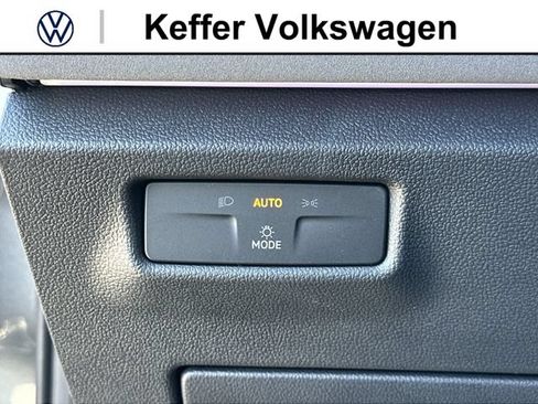 New 2026 Volkswagen Tiguan SE R-Line FWD image 16