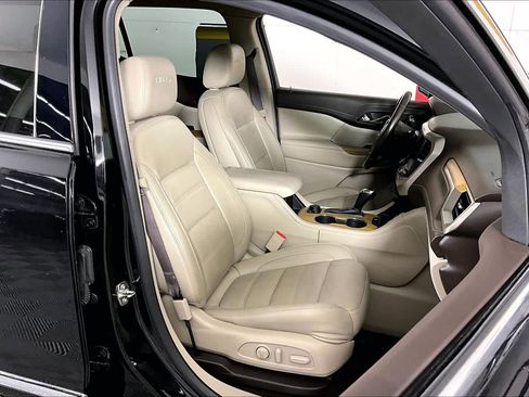Used 2019 GMC Acadia Denali image 16