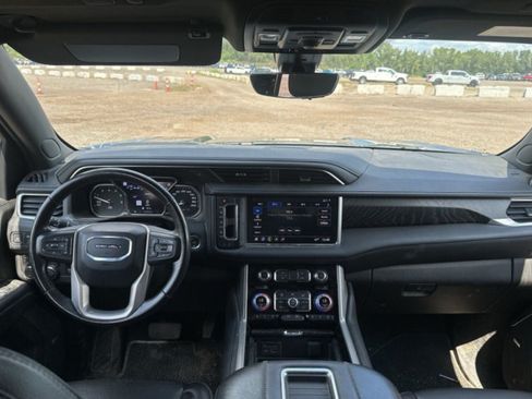 Used 2021 GMC Yukon Denali w/ Denali Ultimate Package AWD/4WD image 9