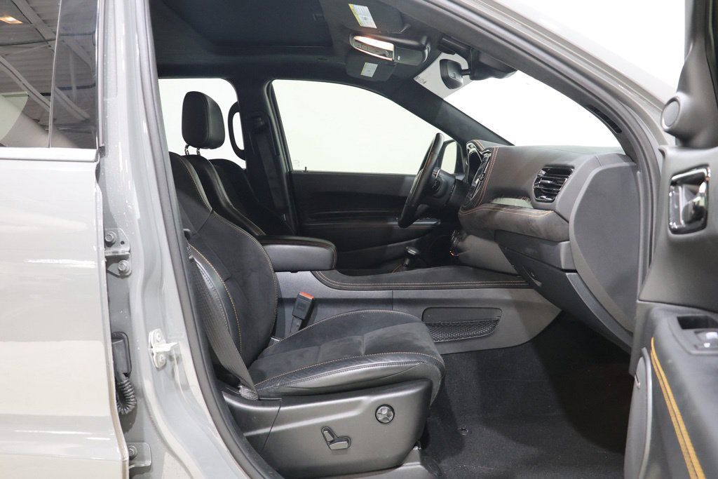 Used 2023 Dodge Durango R/T w/ Hemi Orange Plus Package AWD/4WD image 42