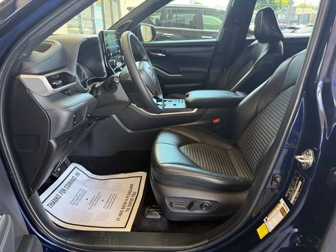 Used 2022 Toyota Highlander XSE FWD image 5
