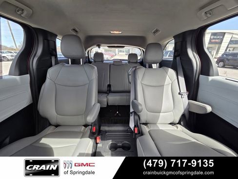Used 2025 Toyota Sienna XLE w/ XLE Plus Package FWD image 29