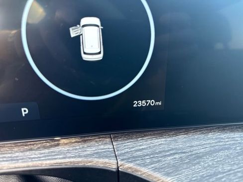 Used 2024 Hyundai Santa Fe Limited image 13