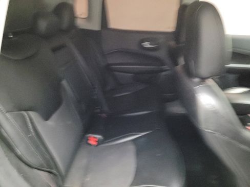 Used 2020 Jeep Compass Latitude FWD image 19