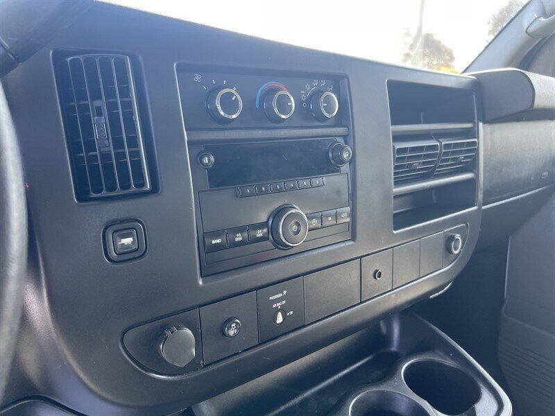 Used 2013 GMC Savana 2500 RWD image 17