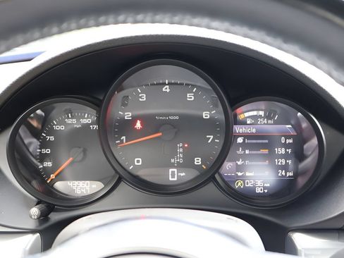 Used 2019 Porsche 718 Cayman RWD image 22