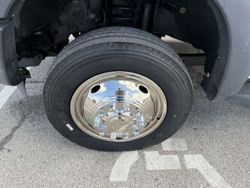 Used 2016 Ford F550 4x4 Regular Cab Super Duty image 13