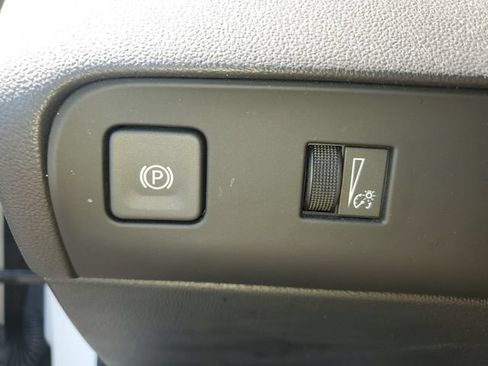 Certified 2024 Buick Enclave Essence AWD/4WD image 17