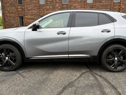 Used 2021 Buick Envision Essence w/ Sport Touring Package AWD/4WD image 5