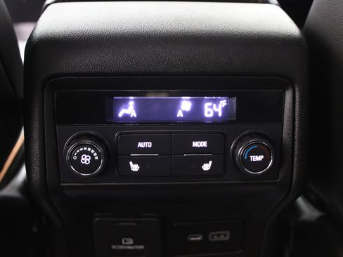 Used 2023 GMC Acadia AT4 w/ Technology Package image 30