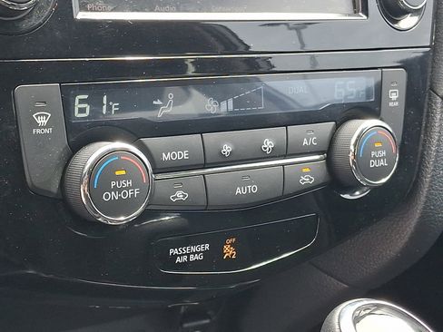 Used 2019 Nissan Rogue SV AWD/4WD image 14