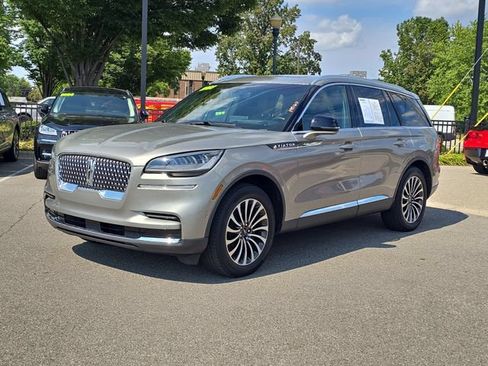 Used 2023 Lincoln Aviator Reserve w/ Equipment Group 201A AWD/4WD image 2