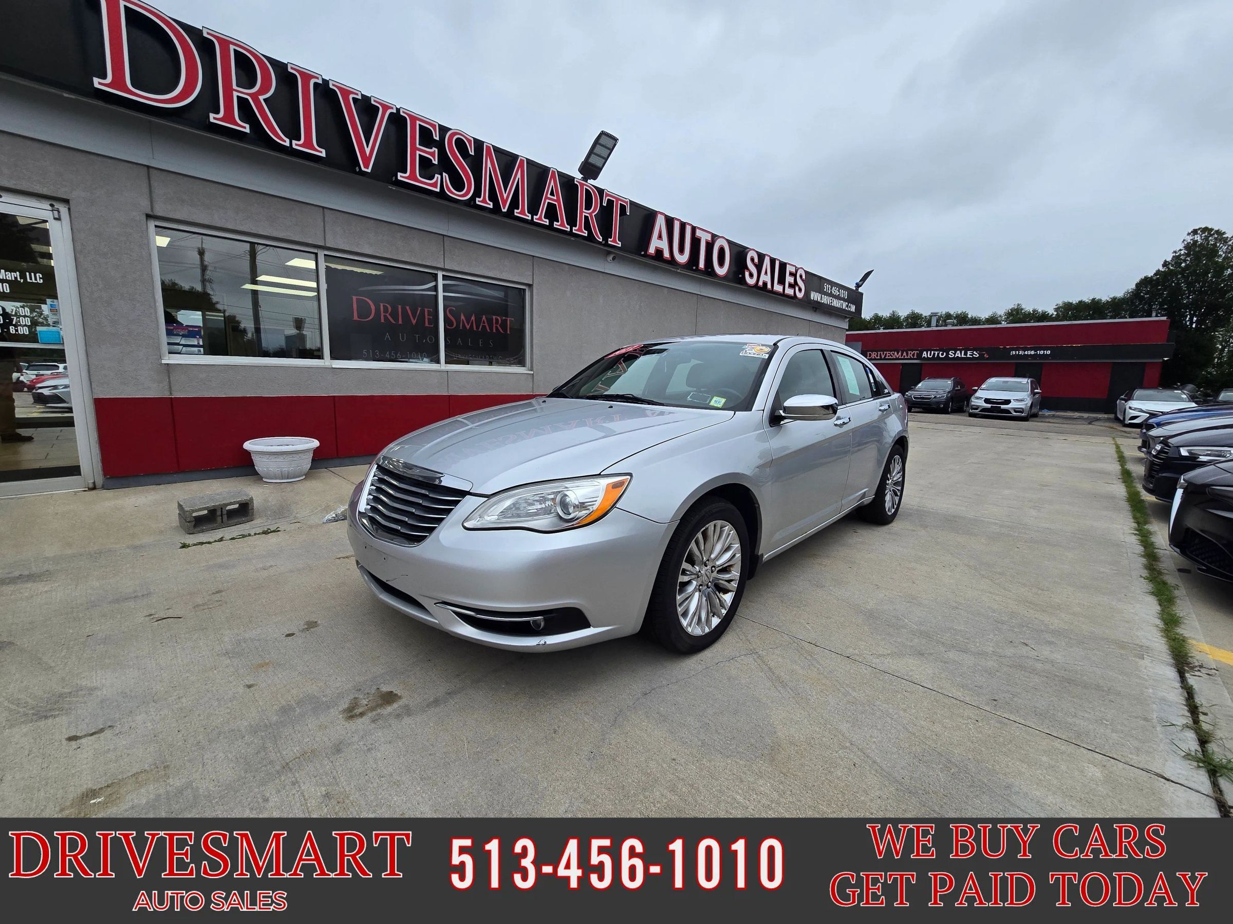 Used 2011 Chrysler 200 Limited FWD image 1