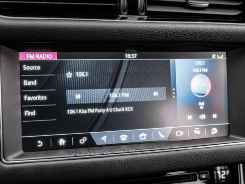 Used 2017 Jaguar XF S image 30