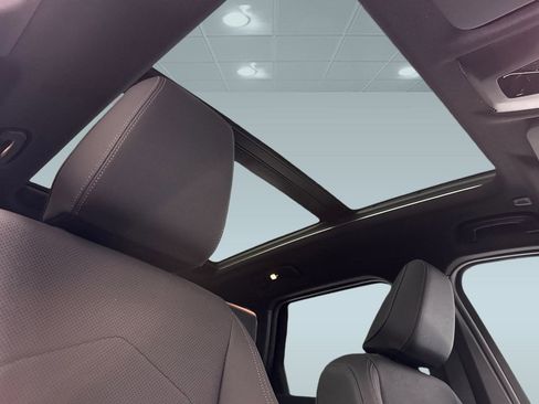 Certified 2023 BMW X1 xDrive28i w/ Convenience Package image 16