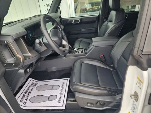 New 2025 Ford Bronco Badlands w/ Sasquatch Package image 10