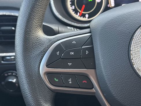 Used 2021 Jeep Cherokee Latitude image 19