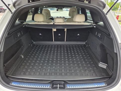 Used 2025 Mercedes-Benz GLC 300 4MATIC image 30