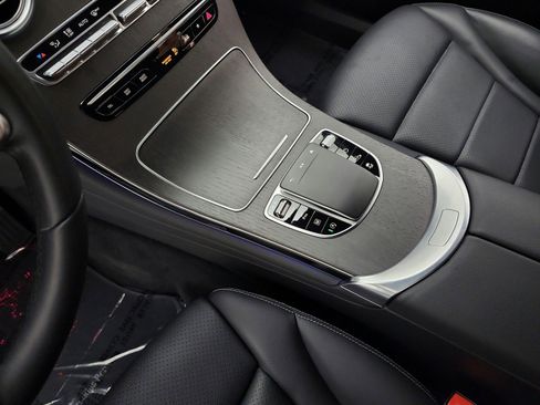Used 2022 Mercedes-Benz GLC 300 image 11