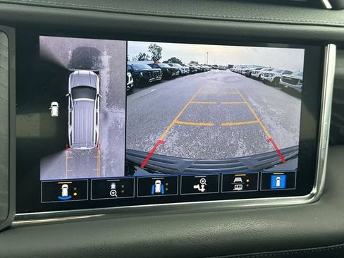 Used 2021 GMC Yukon Denali AWD/4WD image 15