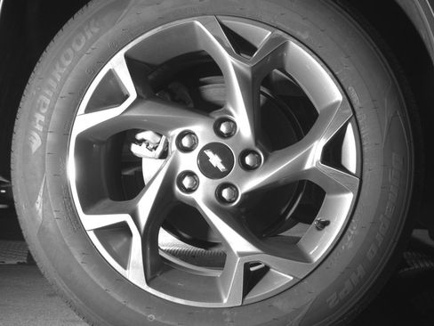 Used 2025 Chevrolet Trax LT FWD image 15