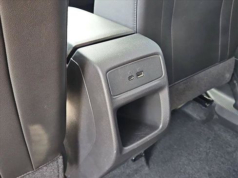 Used 2025 Chevrolet Trax LT FWD image 16
