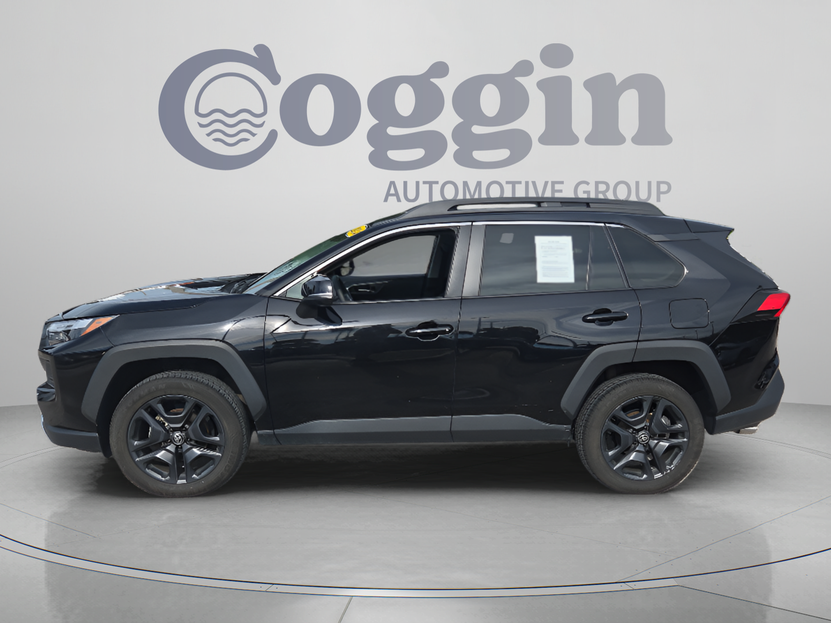 Used 2024 Toyota RAV4 Adventure AWD/4WD image 2