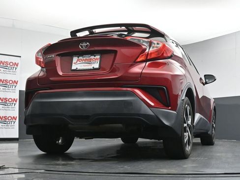 Used 2018 Toyota C-HR XLE FWD image 38