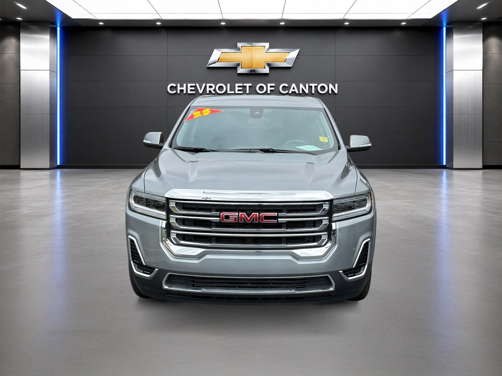 Used 2023 GMC Acadia SLE AWD/4WD image 2