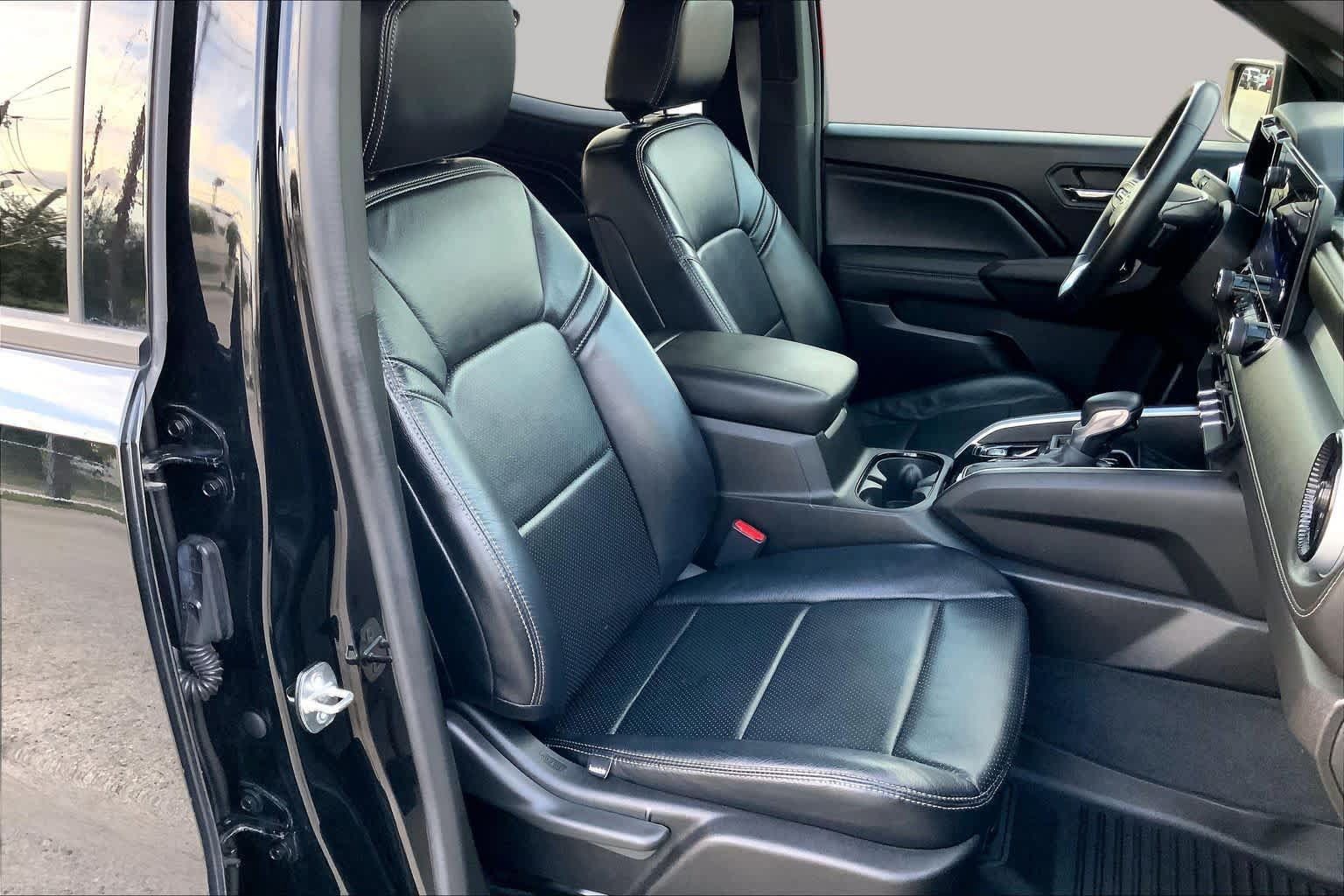 Used 2023 Chevrolet Colorado LT w/ LT Convenience Package RWD image 9