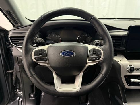 Used 2024 Ford Explorer XLT w/ Equipment Group 202A AWD/4WD image 12
