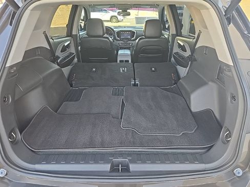 Used 2019 GMC Terrain SLT w/ Preferred Package FWD image 40