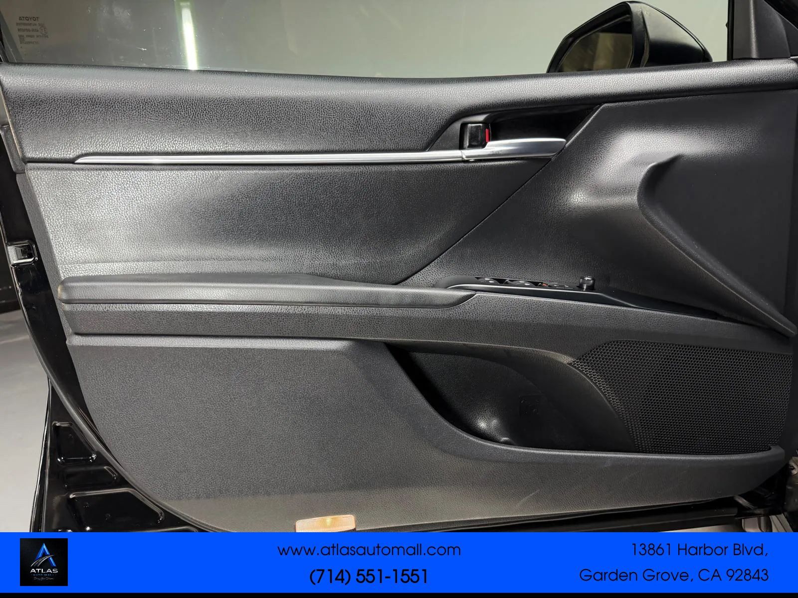 Used 2018 Toyota Camry SE w/ Moonroof Package FWD image 23
