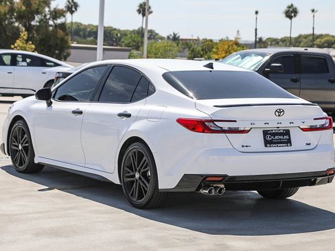 Used 2026 Toyota Camry Hybrid w/ Convenience Package FWD image 5