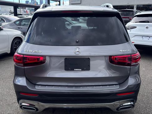 Used 2021 Mercedes-Benz GLB 250 4MATIC image 5