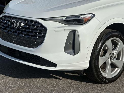 Used 2025 Audi Q5 Premium Plus w/ Premium Plus AWD/4WD image 8