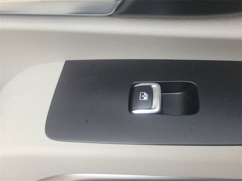 Certified 2025 Kia Telluride EX w/ EX Captain's Chair Package image 15