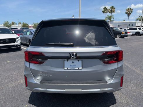 Certified 2025 Honda Odyssey EX-L image 6