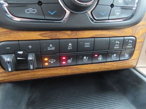 Used 2015 RAM 1500 Laramie Longhorn w/ Convenience Group image 38