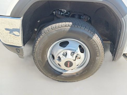 Used 2021 GMC Sierra 3500 4x4 Regular Cab w/ Convenience Package image 21