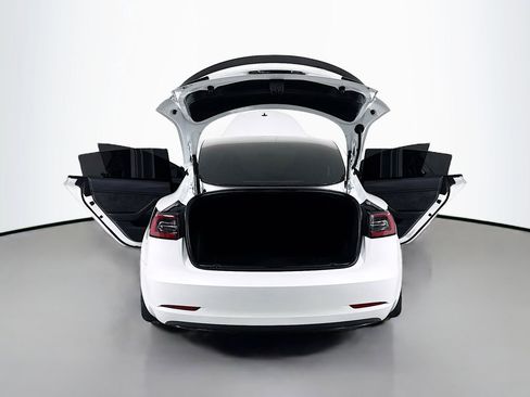 Used 2023 Tesla Model 3 Standard Range image 29