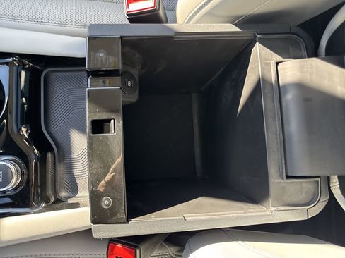 Used 2025 Ford Explorer Platinum w/ LUX Leather Package image 32