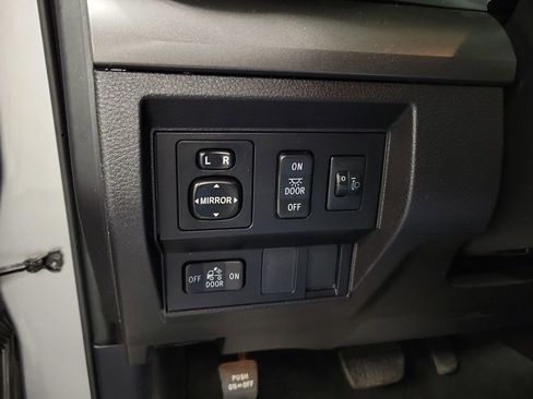 Used 2015 Toyota Tundra SR5 image 22