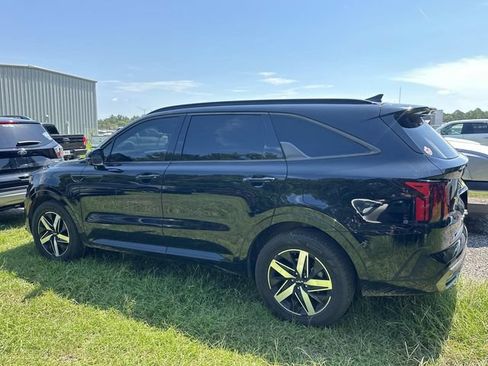 Used 2022 Kia Sorento S FWD image 4