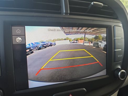 Certified 2025 Kia Soul LX w/ LX Technology Package FWD image 13